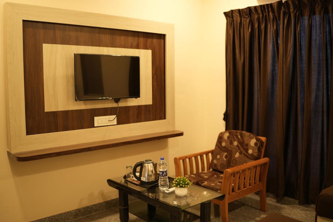 Hotel Sitara Inn Ratnāgiri Dış mekan fotoğraf